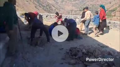 नौहरा: 34 साल बाद जुटे पूर्व विद्यार्थी, श्रमदान कर विद्यालय की सूरत बदलने का लिया संकल्प