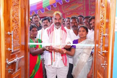 కోనారావుపేట: ఇందిరమ్మ ఇల్లు గృహప్రవేశ మహోత్సవంలో పాల్గొన్న ప్రభుత్వ విప్ ఆది శ్రీనివాస్