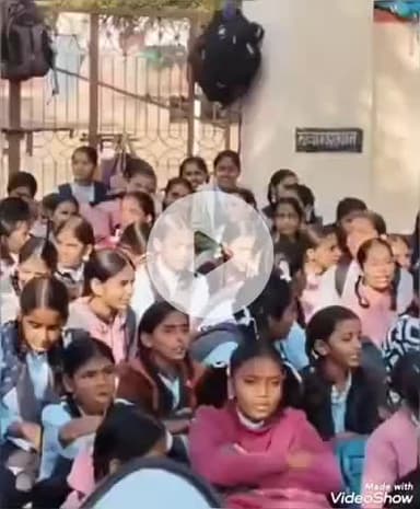 आहोर: थांवला गांव के स्कूल पर बच्चों ने दो टीचरों के तबादले को लेकर जड़ा ताला, जताया विरोध