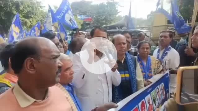 इंदौर में दूषित पानी से मृत व्यक्तियो के परिजनों को न्याय बहुजन समाज पार्टी उतरी सड़को पर #bsp #damoh #komalahirwar