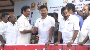 திருவெறும்பூர்: அமைச்சர் அன்பில் மகேஷ் பொய்யாமொழி வழங்கிய மாட்டிற்கு சூரியூர் என பெயர் வைத்த டெப்டி சிஎம் வாடிவாசலில் மாட்டை  திறந்து வைத்தார்