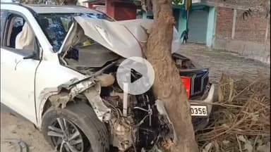 लकड़ी नबीगंज: बिजली विभाग की गाड़ी ने बाइक सवार को मारी टक्कर, युवक गंभीर, ग्रामीणों ने किया सड़क जाम