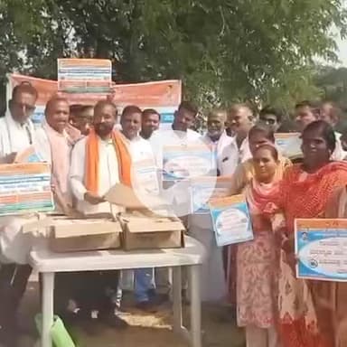 ಚಿತ್ತಾಪುರ: ಸಂಕ್ರಾಂತಿ ನಿಮ್ಮಿತ್ತ ಕುಂದನೂರು ಗ್ರಾಮದ ಸಂಗಮದಲ್ಲಿ ಪುಣ್ಯಸ್ನಾನಕ್ಕೆ ಉಚಿತ ಕಡಲೆ ಹಿಟ್ಟು ವಿತರಣೆ