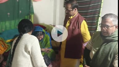 মহিষাদল: ভিন রাজ্যে কাজ করতে গিয়ে পরিযায়ী শ্রমিকের মৃত্যু সমবেদনা জানাতে মহিষাদলের বিধায়ক মহিষাদল স্বরবেড়িয়া