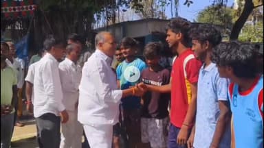 మొగుళ్లపల్లి: క్రీడలతో ఐక్యత పెంపొందుతుంది :  మాజీ ఎమ్మెల్యే గండ్ర వెంకటరమణారెడ్డి