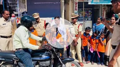 బెజ్జంకి: బెజ్జంకి మండల కేంద్రంలో వాహనదారులకు అవగాహన కార్యక్రమం నిర్వహించిన బెజ్జంకి పోలీసులు