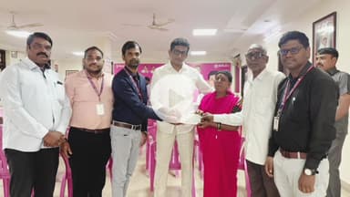 మెట్‌పల్లి: గాయత్రి నిర్భయ సేవింగ్స్” పథకం ద్వారా రూ లక్ష రూపాయలు ఇన్సూరెన్స్ చెక్కును అందించిన ఎమ్మెల్యే డాక్టర్ సంజయ్