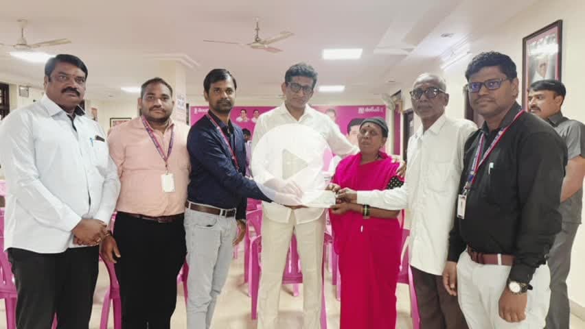 మెట్‌పల్లి: గాయత్రి నిర్భయ సేవింగ్స్” పథకం ద్వారా రూ లక్ష రూపాయలు ఇన్సూరెన్స్ చెక్కును అందించిన ఎమ్మెల్యే డాక్టర్ సంజయ్
