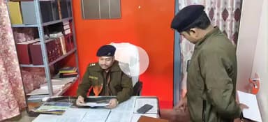 पुरनहिया: एसपी ने आधी रात पुरनहिया और पिपराही थाना का किया औचक निरीक्षण, कई दिशा-निर्देश दिए