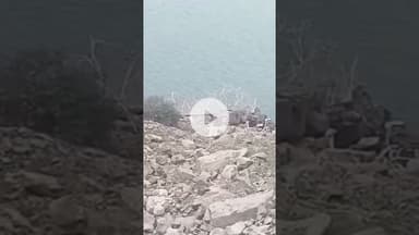 बिलासपुर झील किनारे गिरा टिप्पर, चालक की द*र्दना*क मौ***त #bilaspur #tipper #accident #driver #dead