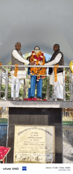 बहुजन मुक्ति पार्टी के प्रदेश सचिव ने बाबा साहेब डॉ भीमराव अंबेडकर के महापरिनिर्वाण दिवस पर माल्यार्पण किया जय मूलनिवासी जय भारत जय भीम जय संविधान