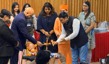 संतों का साथ भी और पर्यावरण की बात भी...