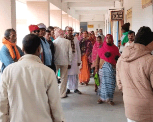 हमारे एक आवाज पर अपने समस्या समाधान के लिए कटाई बोझ के सैकड़ों ग्रामीण जनता sdm ऑफिस जगदीशपुर पहुंचे ।
दो दिन पहले ही कटाई बोझ के ग्रामीण जनता के आवाज सुनकर मैं  dm भोजपुर ,sdm,bdo,co  जगदीशपुर से जगदीशपुर विधान सभा क्षेत्र अंतर्गत हेतमपुर