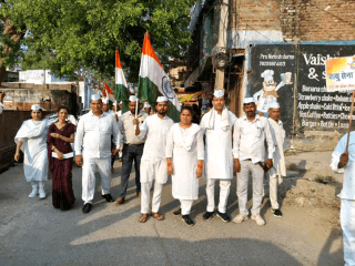 भारतीय सेना के सम्मान में धौलपुर जिले में कांग्रेस सेवा दल द्वारा तिरंगा यात्रा का आयोजन किया गया जिसमें कांग्रेस कार्यकर्ताओं के साथ भाग लिया