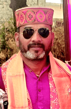 अपनी अकड़ को हमेशा अपने जेब में रखनी चाहिए 
लोग भाव में झुकते हैं तनाव में नहीं...