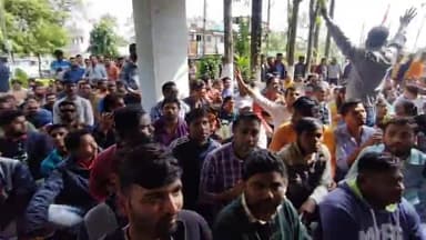 बैतूल नगर: हड़ताली आउटसोर्स और संविदा बिजली कर्मचारियों के समर्थन में बैतूल पहुंचे कांग्रेस जिलाध्यक्ष और पूर्व पीएचई मंत्री