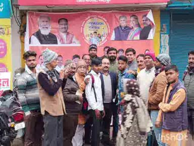 धौलपुर: राधा बिहारी मंदिर के पास भाजपा पदाधिकारियों ने मतदाता सूची में नाम जुड़वाने के लिए लोगों को किया प्रेरित