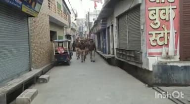मुज़फ्फरनगर: शहर के मुख्य मार्गों पर सहायक पुलिस अधीक्षक आयुष विक्रम सिंह ने भारी पुलिस फोर्स के साथ निकाला फ्लैग मार्च
