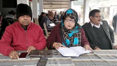 फैज़ाबाद: फैजाबाद कचहरी में संदिग्ध सूटकेस मिलने के बाद महिला अधिवक्ता कंचन दुबे ने मांगी सुरक्षा,महिला अधिवक्ता ने ही दी थी सूचना