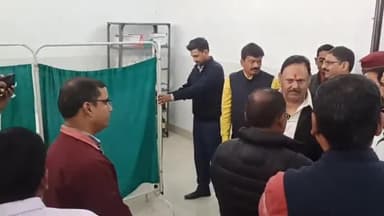 मोहम्मदगंज: सामुदायिक स्वास्थ्य केंद्र मोहम्मदगंज में प्रसूति केंद्र का हुआ शुभारंभ, स्थानीय विधायक ने फीता काटकर किया उद्घाटन