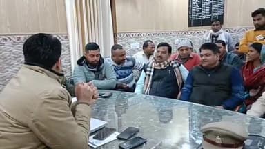 धनौरा: गांव कुदेना में ग्राम प्रधान के पुत्र पर हुआ जानलेवा हमला, थाना प्रभारी से मिलने पहुंचे सभी ग्राम प्रधान