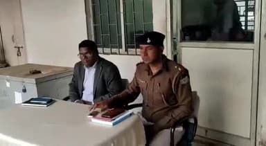 देवघर: बसंत पंचमी को लेकर शांति समिति की हुई नगर थाना में बैठक