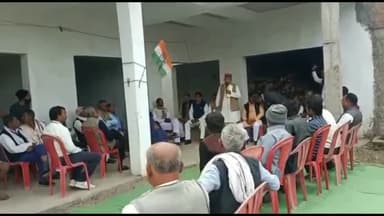 रामपुर बघेलान: ब्लॉक कांग्रेस कमेटी के द्वारा ग्राम बकिया में 'हाथ से हाथ जोड़ो' अभियान की तैयारीयों को लेकर बैठक हुई आयोजित