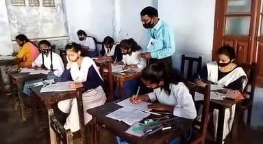 फैज़ाबाद: अयोध्या में बोर्ड परीक्षा में नहीं चलेगा बीमारी का बहाना, शिक्षकों का होगा स्वास्थ्य परीक्षण