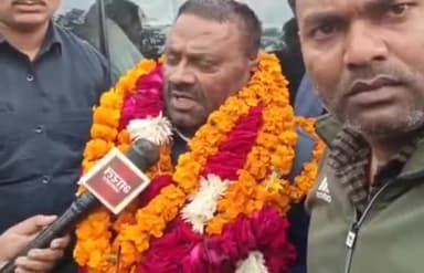 रायबरेली: त्रिपुला चौराहा पहुंचे सपा एमएलसी स्वामी प्रसाद मौर्य ने कहा- केवल ब्राह्मण समाज के लोग कर रहे हैं हमारे खिलाफ टिप्पणी