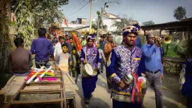तेघरा प्रखंड अंतर्गत गांव में निकाली गई भव्य शोभायात्रा।
#pidhauli #Dularpur @teghra