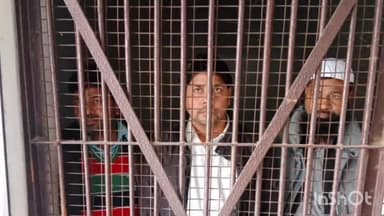 मोहम्मदी: अमरोहा की एक यात्री बस में शीशे तोड़ देने के मामले में मोहम्मदी पुलिस ने 3 अभियुक्तों को मोहम्मदी सराय से किया गिरफ्तार