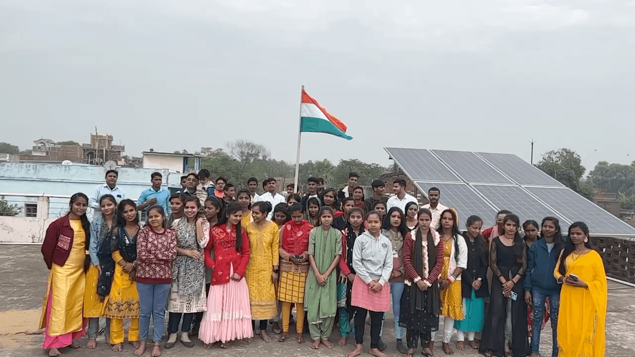पटना ग्रामीण: Republic Day 2023 celebration at Aryan Computers (Mahila Sarvangin Vikash Sansthan)
Maner
Phone : 7004811689
#kyp maner