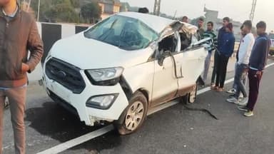 चरखी दादरी: नेशनल हाइवे 152 डी पर गांव मौड़ी के समीप कार हुई सड़क हादसे का शिकार, महिला की हुई मौत