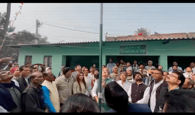 आज दिनांक 26/01/23 को #मधेपुरा_राजद_कार्यालय में गणतंत्र दिवस के अवसर पर 
 झंडोतोलन किया।