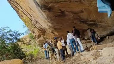 करेली: पर्यटन स्थल के रूप में विकसित करने के लिए पहाड़ी ग्राम बिनेकी टोला में जिला प्रशासन की ओर से ट्रेनिंग कैंप की हुई शुरुआत