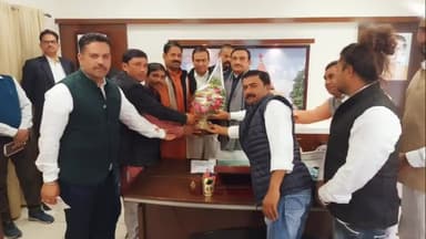 टीकमगढ़: नगरपालिका टीकमगढ़ में नेता प्रतिपक्ष रानू खरे ने नगरीय प्रशासन मंत्री भूपेंद्र सिंह से भोपाल में की मुलाकात