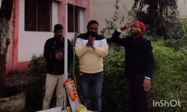 टीकमगढ़: कृषि उपज मंडी टीकमगढ़ में एसडीएम सीपी पटेल ने किया ध्वजारोहण