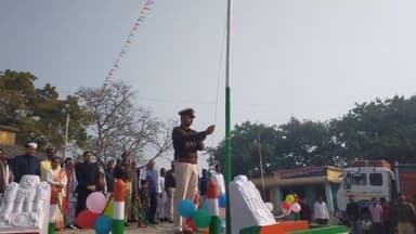 देवघर: मोहनपुर थाना में झण्डा तोलन करते हुए। #deogharnews #jharkhandvideo 
#publicnews