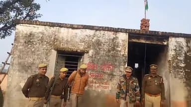 अमृतपुर: पुरानी पुलिस चौकी अमृतपुर में थाना इंचार्ज अमित सिंह ने पुलिस फोर्स के साथ गणतंत्र दिवस के अवसर पर फहराया तिरंगा