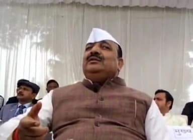 रायबरेली: पुलिस लाइन में राज्यमंत्री दिनेश सिंह ने कहा- सपा के राष्ट्रीय अध्यक्ष अखिलेश यादव की सह पर स्वामी कर रहे बयानबाजी