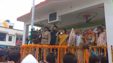 कुचायकोट: कुचायकोट थाना परिसर में थाना अध्यक्ष किरण शंकर ने गणतंत्र दिवस के अवसर पर किया झंडातोलन