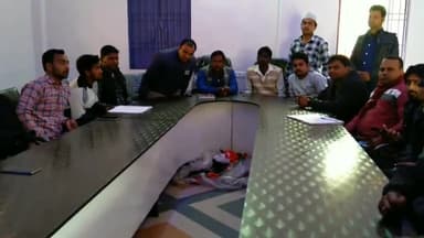 कोचाधामन: मजगामा पंचायत के पंचायत भवन कन्हैयाबाड़ी में हुई बैठक, योजनाओं के संचालन को लेकर हुई चर्चा