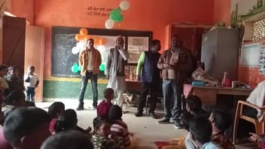 गणतंत्र दिवस पर पूर्व प्रधान श्री कृष्ण चन्द्र गुप्ता कंटा प्रधान पूरे उदयीं 
आप लोगों को लगता है की आप हमे फोलो करें