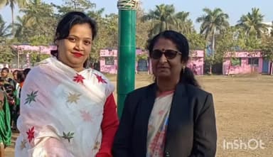 बेमेतरा: बेमेतरा के शासकीय स्वामी आत्मानंद हिंदी माध्यम स्कूल में शाला विकास समिति की  अध्यक्ष आराधना पांडे ने फहराया तिरंगा