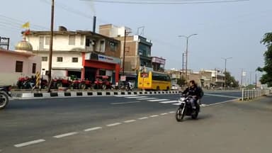 जावरा: जावरा के रेस्ट हाउस चौराहे के पास महू-नीमच रोड पर पुलिस ने अवैध शराब के साथ एक आरोपी को किया गिरफ्तार