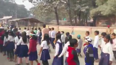 कोचाधामन: सोंथा व प्रखंड के सभी सरकारी स्कूलों व कार्यालयों में गणतंत्र दिवस के उपलक्ष्य में फहराया तिरंगा,निकाली प्रभातफेरी