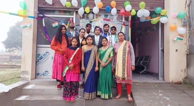 दातागंज: नगर में गणतंत्र दिवस के अवसर पर तहसील एवं थाने सहित सभी संस्थानों पर फहराया गया तिरंगा