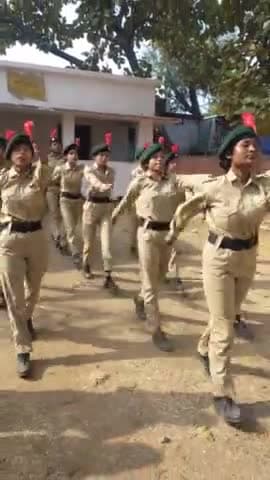 मोहनपुर: मोहनपुर के 10+12 विद्यालय में girls के द्वारा जबर्दस्त परेड ग्राउंड में आयोजित किया गया।
#deogharnews  #pubicnews24
