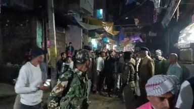 हिलसा: योगीपुर पहुचे जाप सुप्रीम पप्पू यादव ने कपड़े की दुकान में हुई आगलगी की घटना का लिया जायजा,₹25 हजार का किया मदद