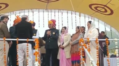 पन्ना: गणतंत्र दिवस के मौके पर पुलिस परेड ग्राउंड में कैबिनेट मंत्री बृजेन्द्र प्रताप सिंह ने ध्वजारोहण कर ली परेड की सलामी